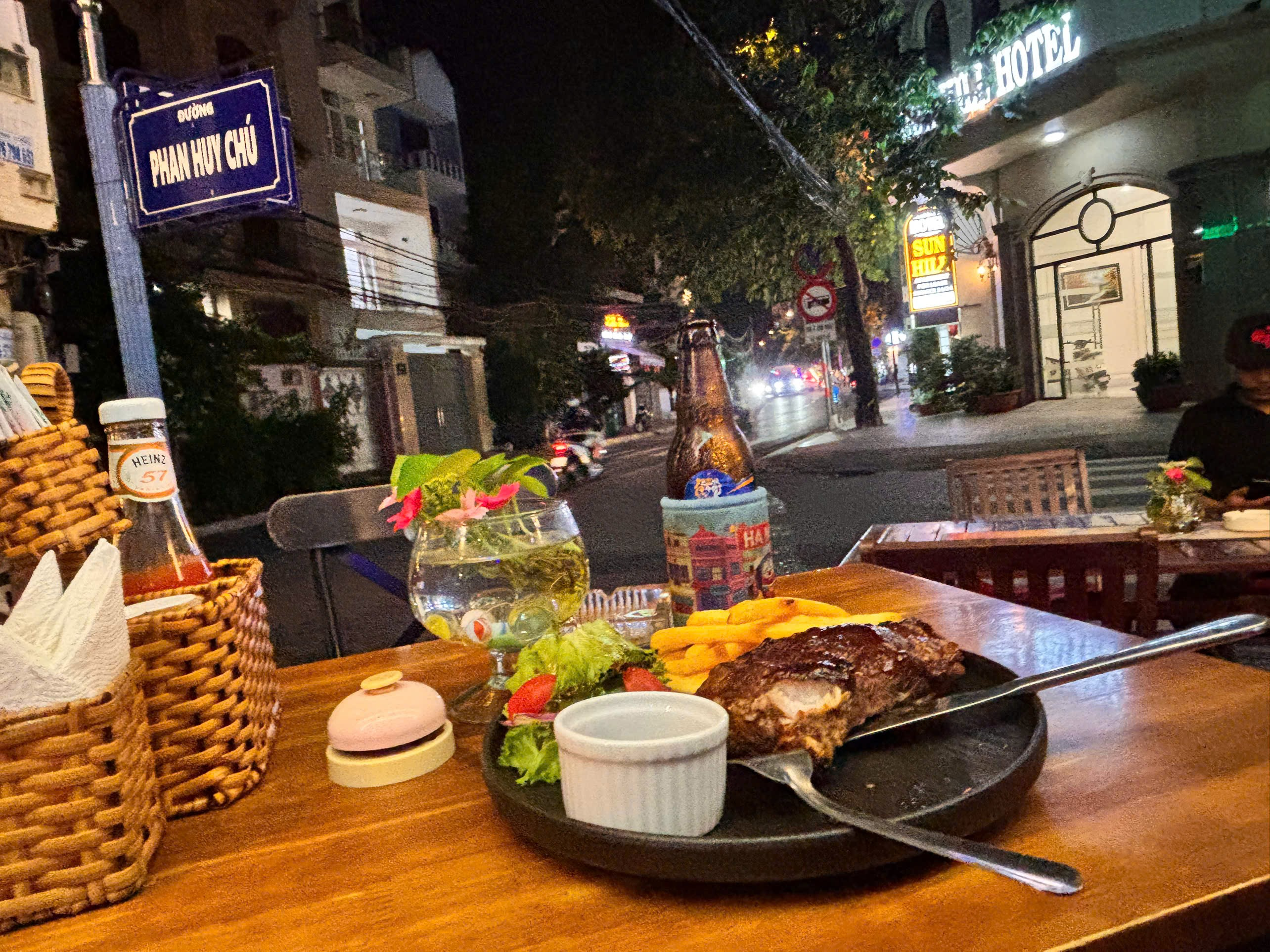 Kitesurfing Vung Tau & Western Quarter – The Perfect Weekend Escape Looking for a…