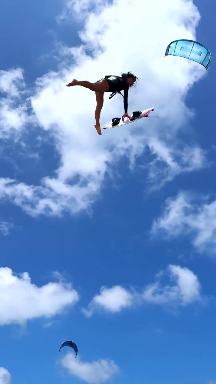 Never tired of flying with the wind