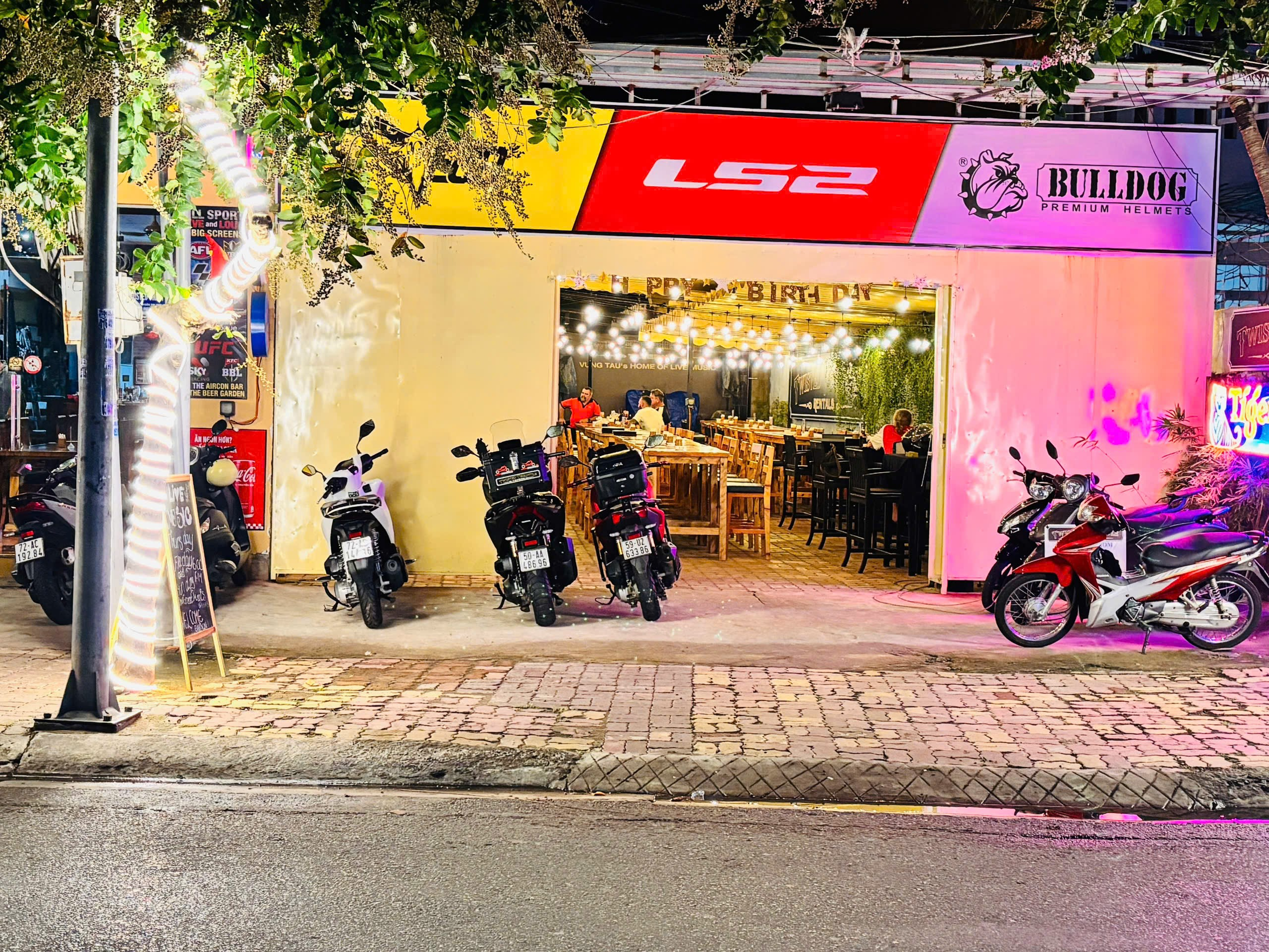 Kitesurfing Vung Tau & Western Quarter – The Perfect Weekend Escape Looking for a…